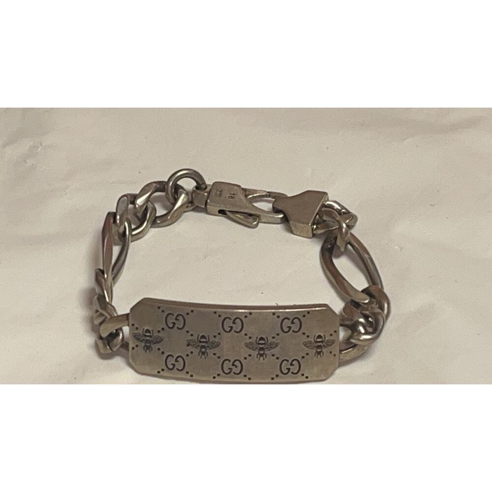 GUCCI Silver GG and Bee Engraved Chain ID Bracelet - Picture 10 of 16